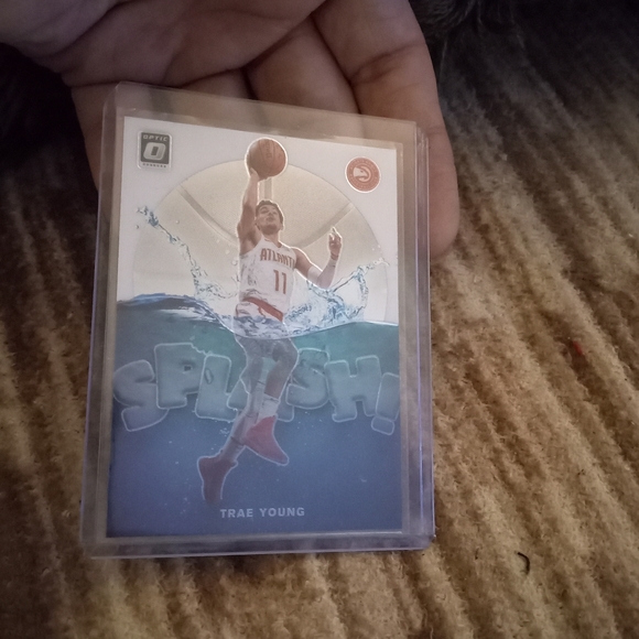 Trae Young 4+1 card lot - Picture 11 of 16